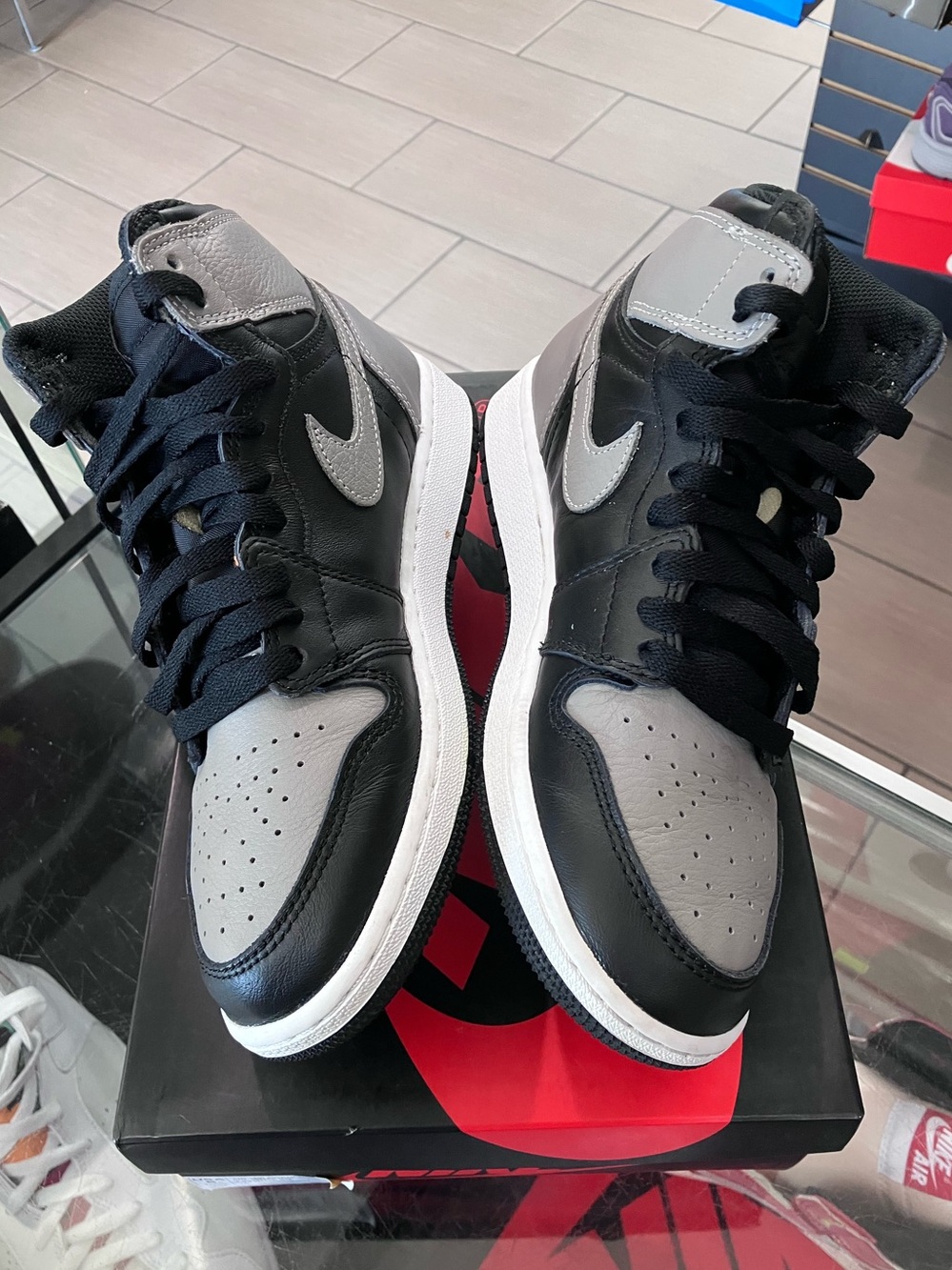Women’s Air Jordan 1 Retro High Shadow Size 7.5 - Picture 5 of 9